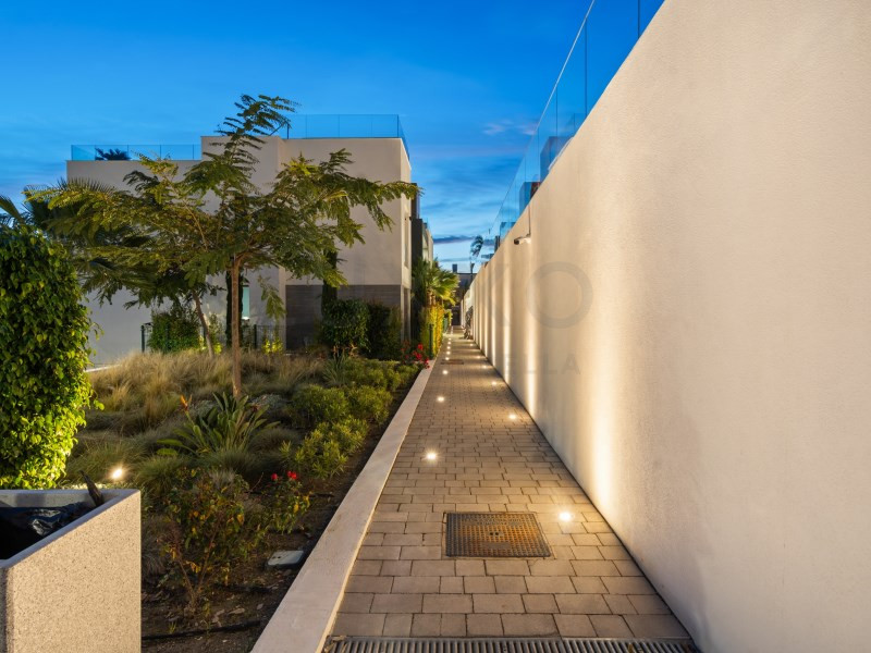3 Bed Apartment for sale in Marbella Costa Del Sol, Málaga, Spain