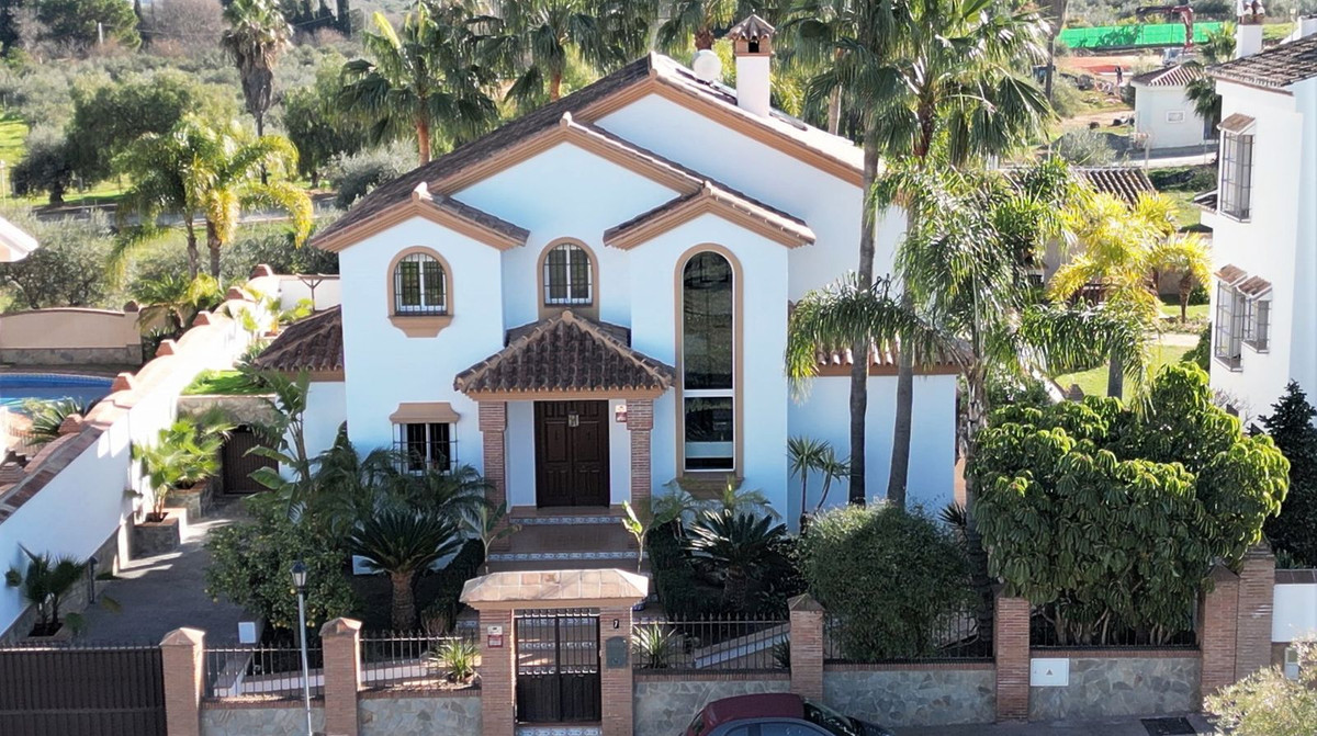 4 Bed Townhouse for sale in Alhaurín El Grande Costa Del Sol, Málaga, Spain