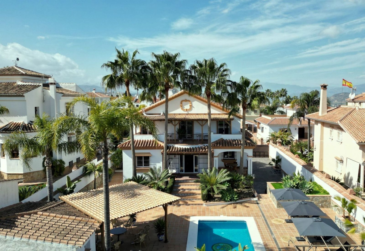 4 Bed Townhouse for sale in Alhaurín El Grande Costa Del Sol, Málaga, Spain