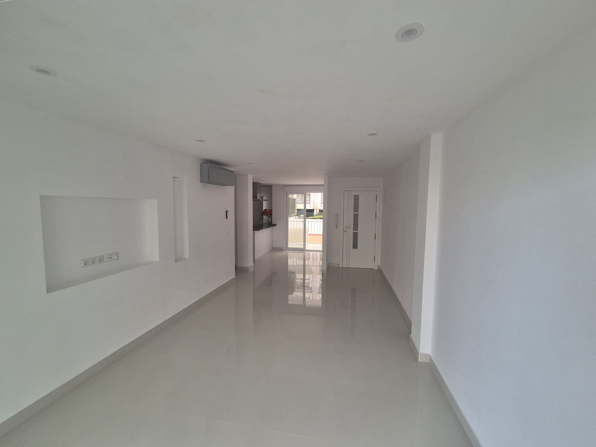 3 Bed Apartment for sale in Los Boliches Costa Del Sol, Málaga, Spain