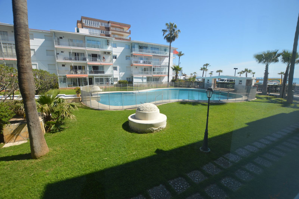 3 Bed Apartment for sale in Los Boliches Costa Del Sol, Málaga, Spain