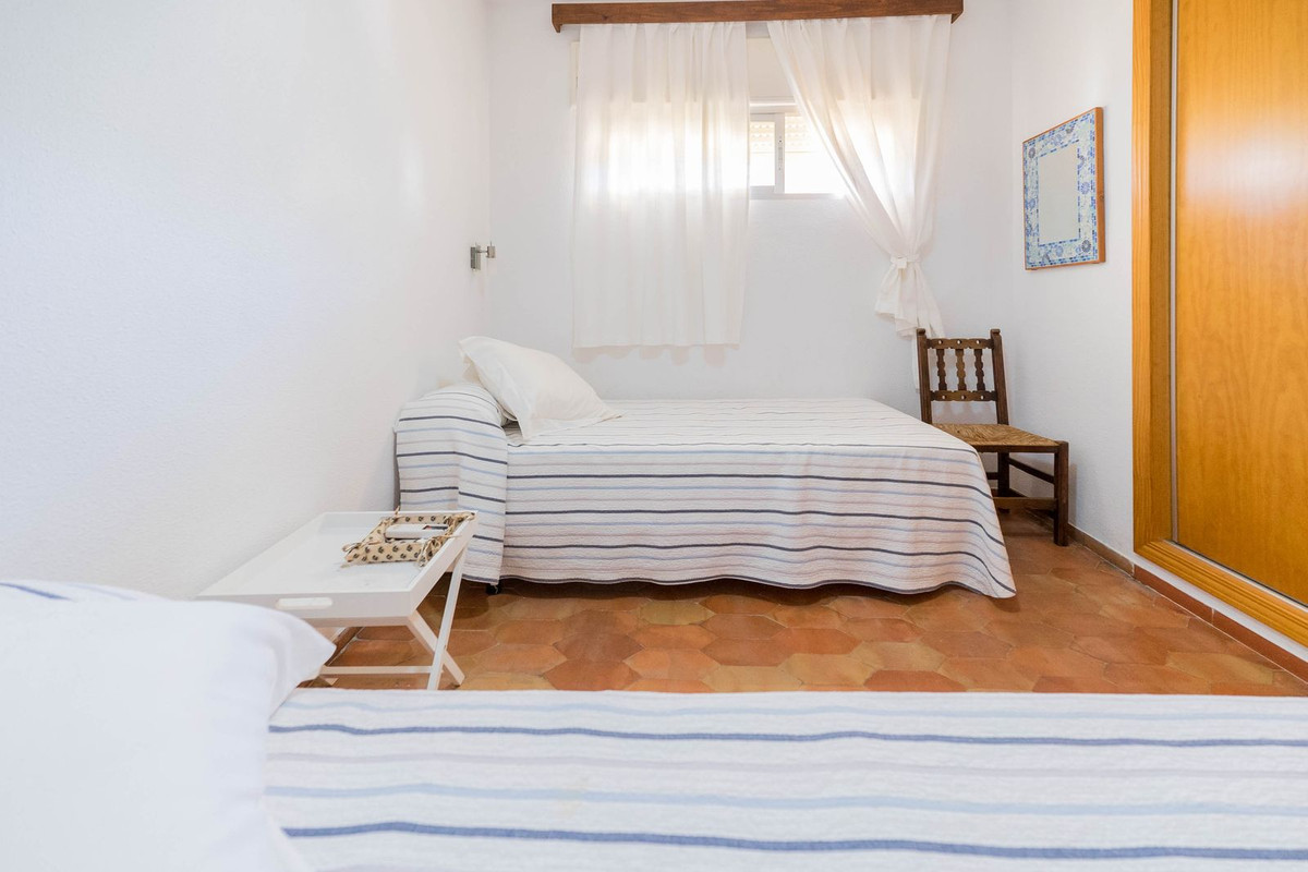 2 Bed Apartment for sale in Fuengirola Costa Del Sol, Málaga, Spain