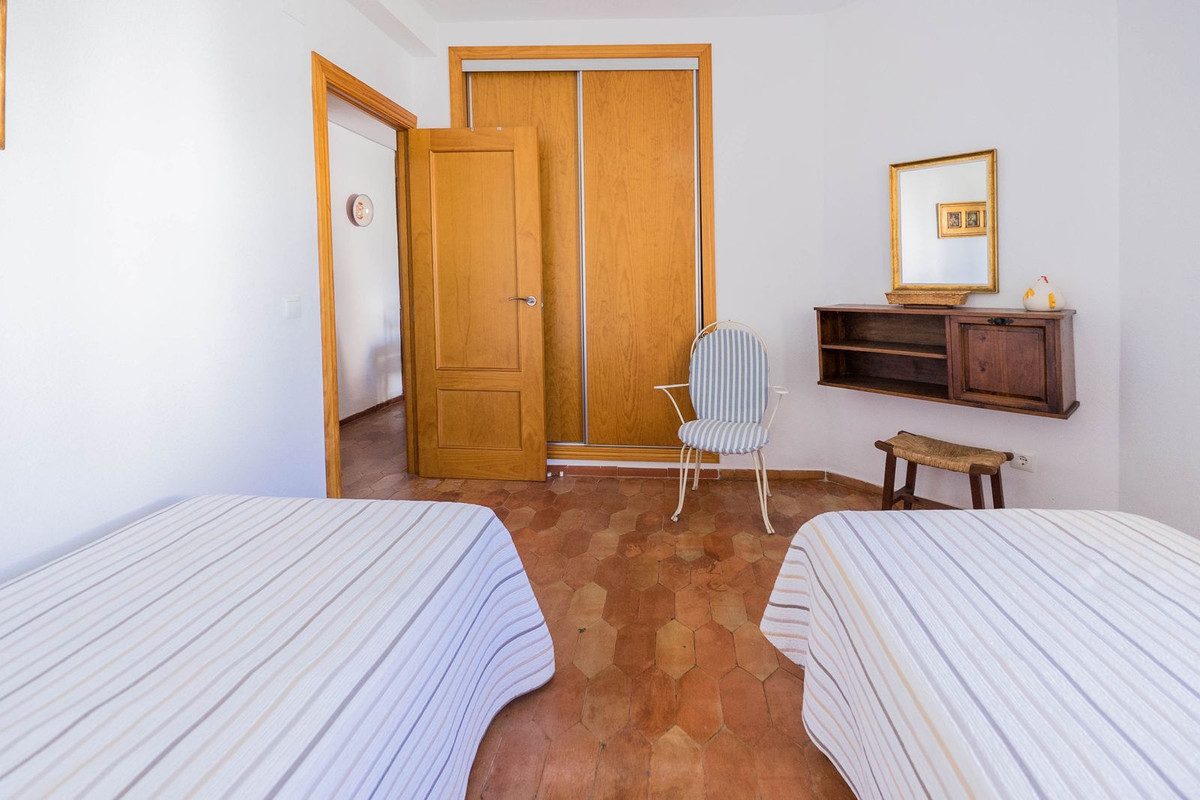 2 Bed Apartment for sale in Fuengirola Costa Del Sol, Málaga, Spain