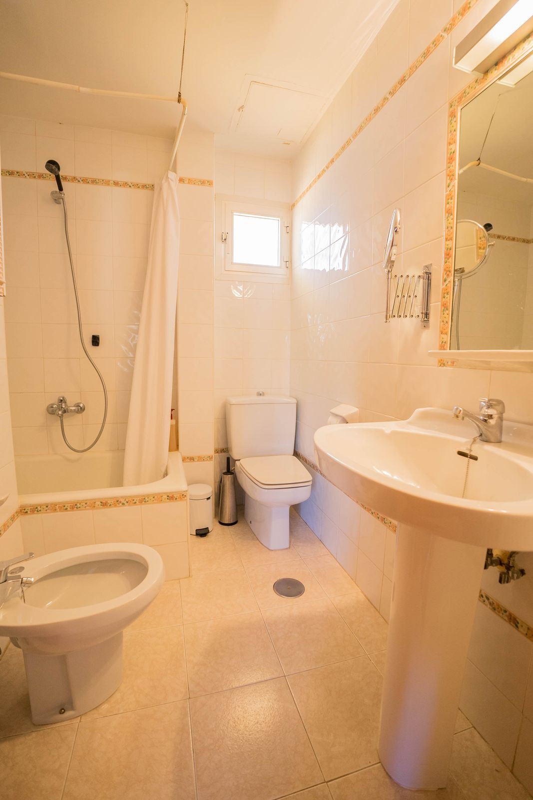 2 Bed Apartment for sale in Fuengirola Costa Del Sol, Málaga, Spain