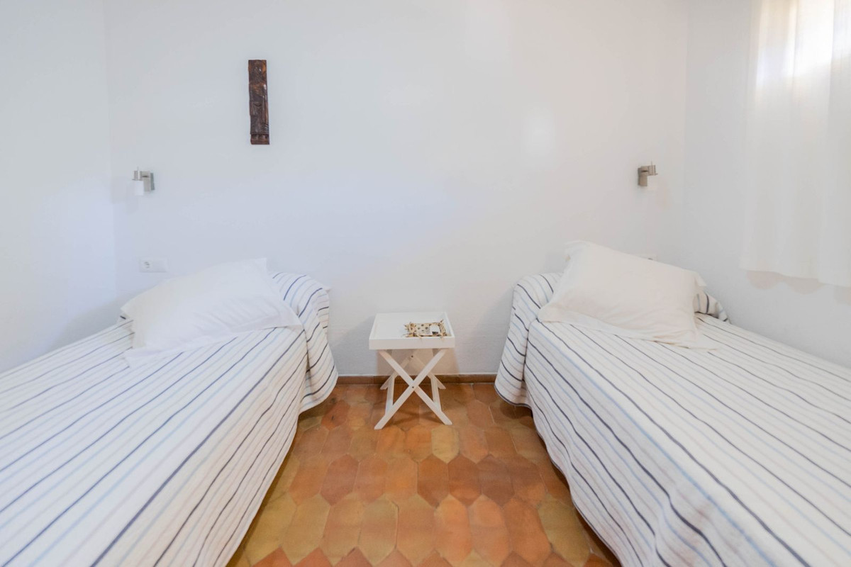 2 Bed Apartment for sale in Fuengirola Costa Del Sol, Málaga, Spain