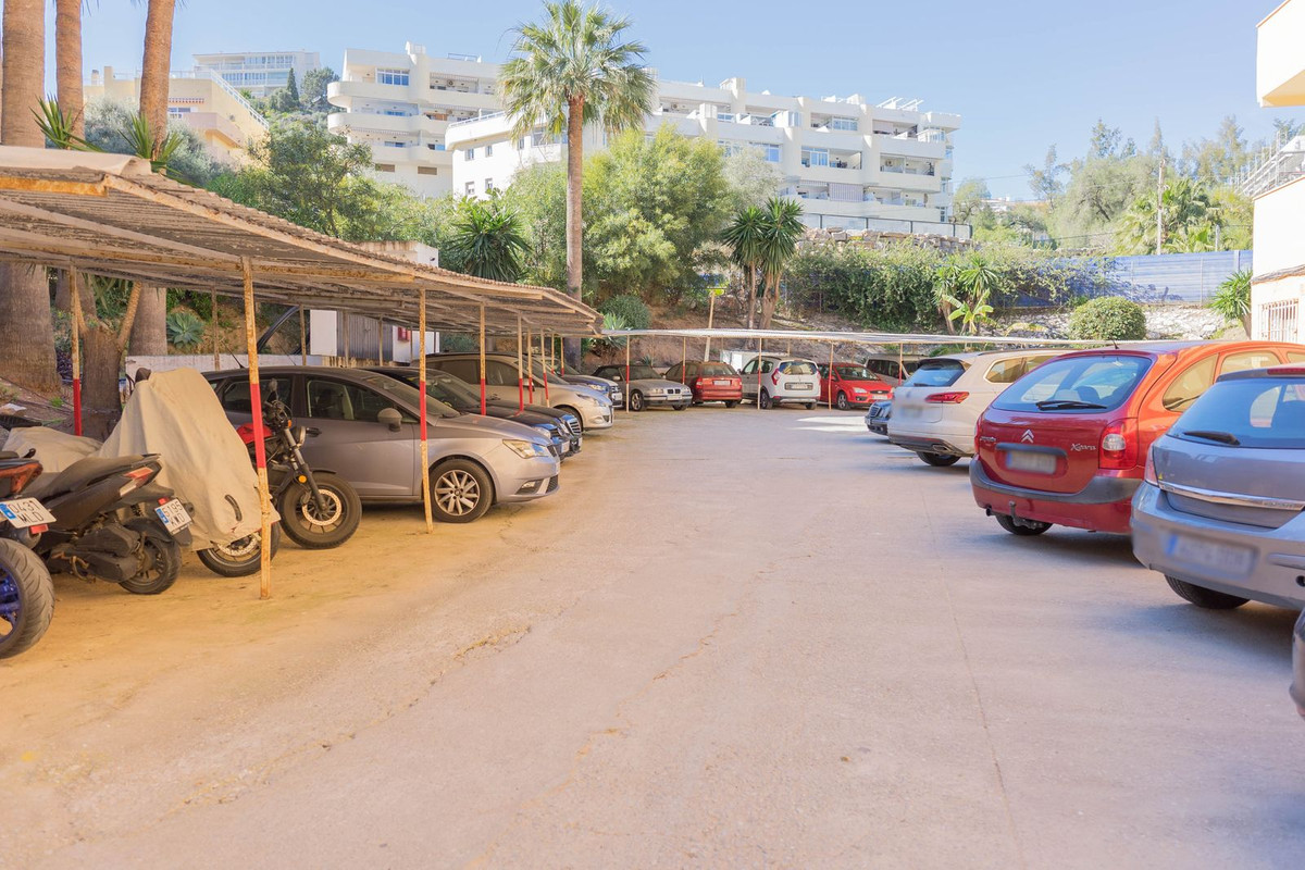 2 Bed Apartment for sale in Fuengirola Costa Del Sol, Málaga, Spain