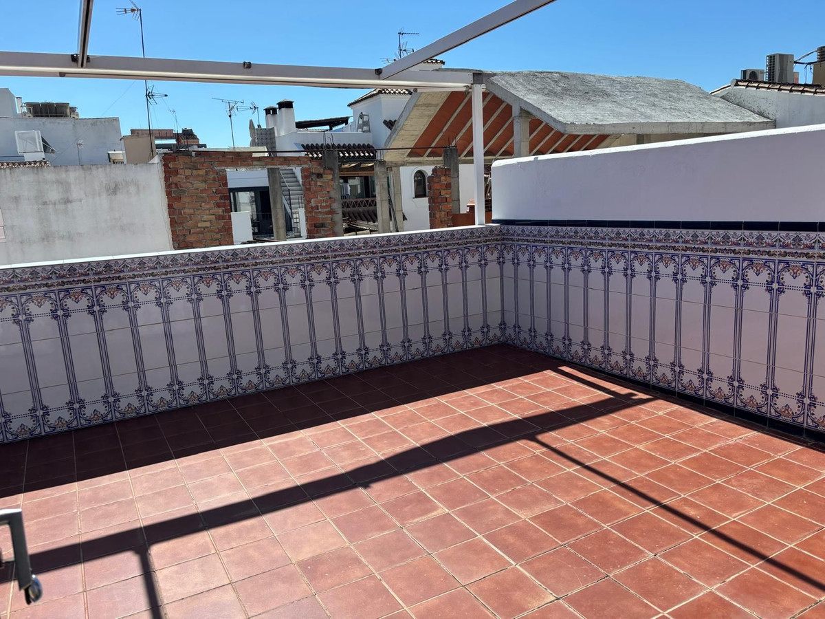 2 Bed Townhouse for sale in Estepona Costa Del Sol, Málaga, Spain