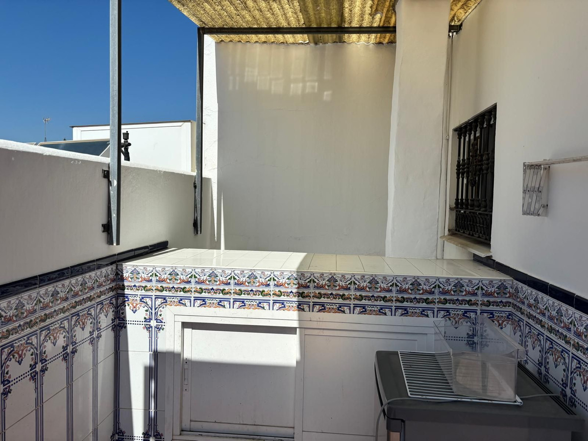 2 Bed Townhouse for sale in Estepona Costa Del Sol, Málaga, Spain