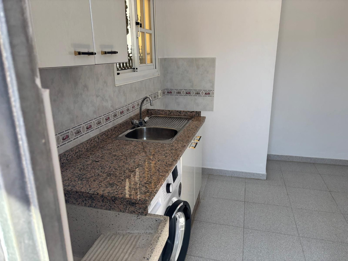 2 Bed Townhouse for sale in Estepona Costa Del Sol, Málaga, Spain