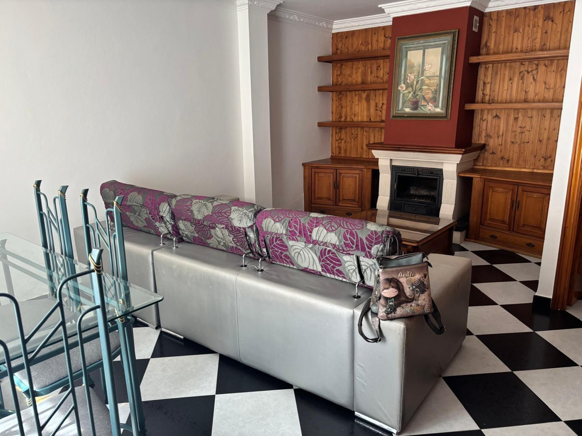 2 Bed Townhouse for sale in Estepona Costa Del Sol, Málaga, Spain