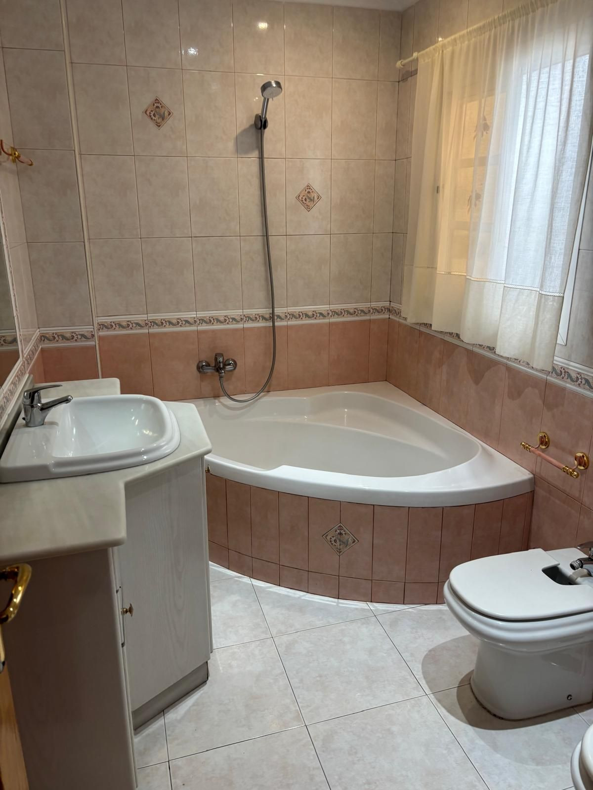 2 Bed Townhouse for sale in Estepona Costa Del Sol, Málaga, Spain
