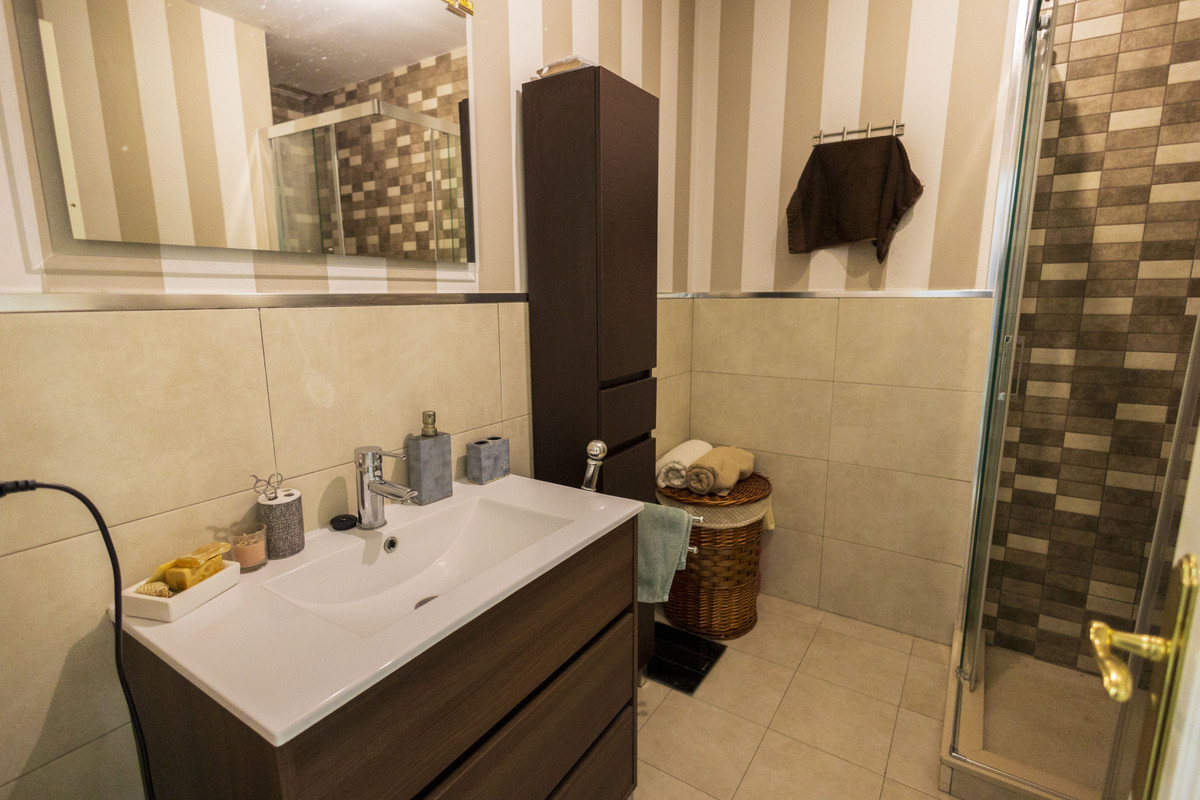 3 Bed Townhouse for sale in Estepona Costa Del Sol, Málaga, Spain