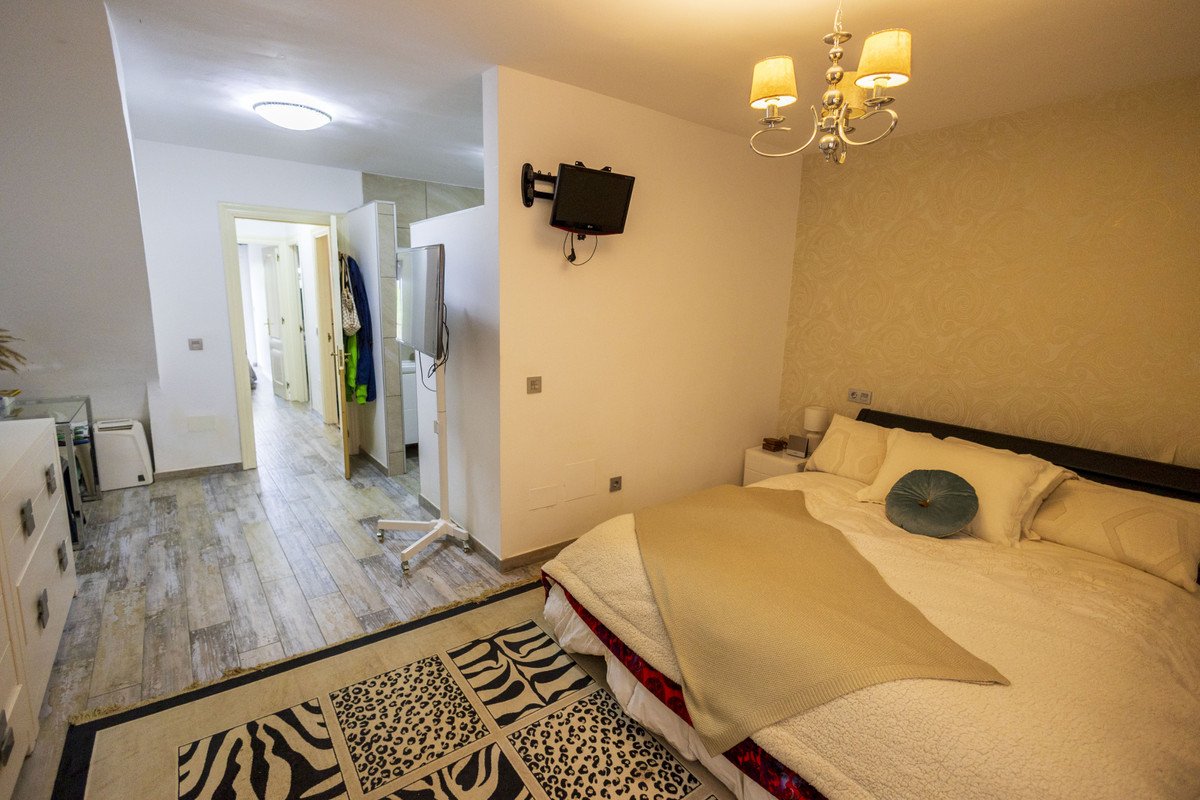 3 Bed Townhouse for sale in Estepona Costa Del Sol, Málaga, Spain
