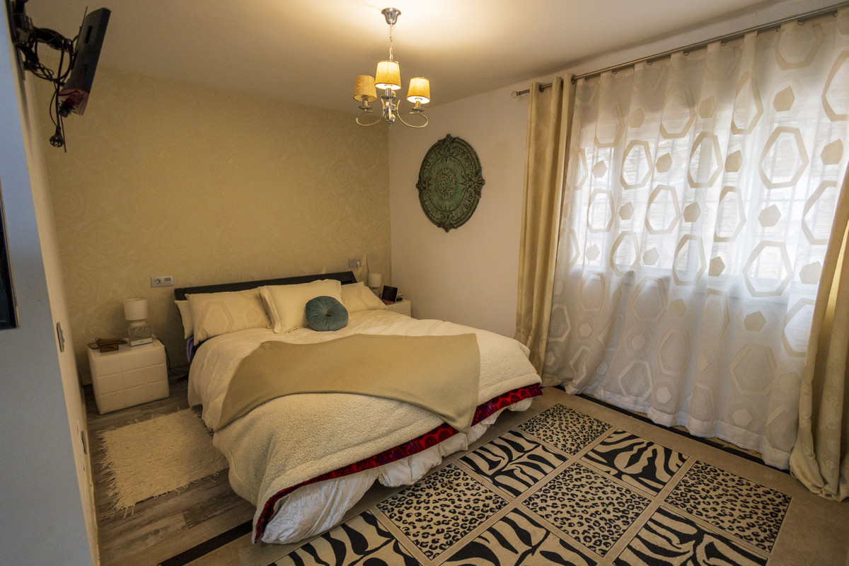 3 Bed Townhouse for sale in Estepona Costa Del Sol, Málaga, Spain