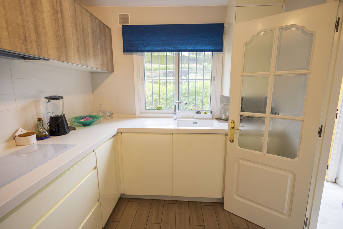 3 Bed Townhouse for sale in Estepona Costa Del Sol, Málaga, Spain
