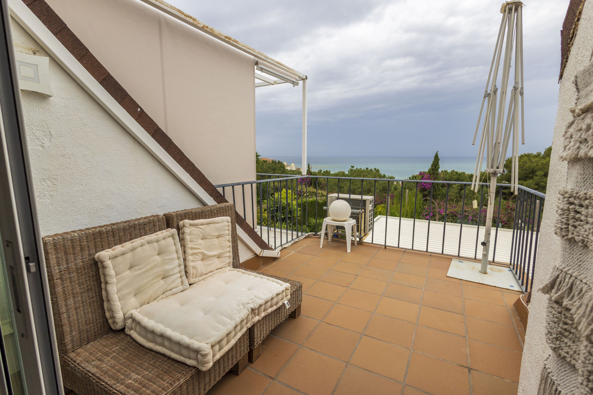 3 Bed Townhouse for sale in Estepona Costa Del Sol, Málaga, Spain