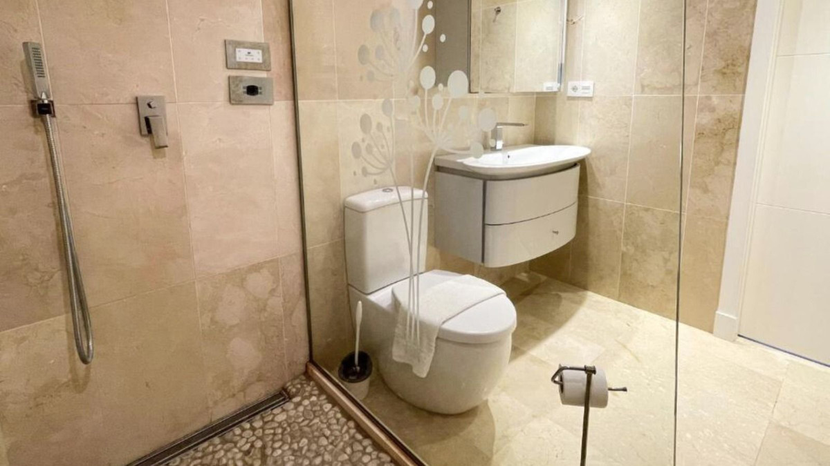 2 Bed Apartment for sale in Aloha Costa Del Sol, Málaga, Spain