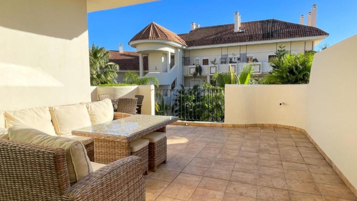 2 Bed Apartment for sale in Aloha Costa Del Sol, Málaga, Spain