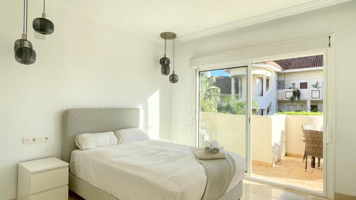 2 Bed Apartment for sale in Aloha Costa Del Sol, Málaga, Spain