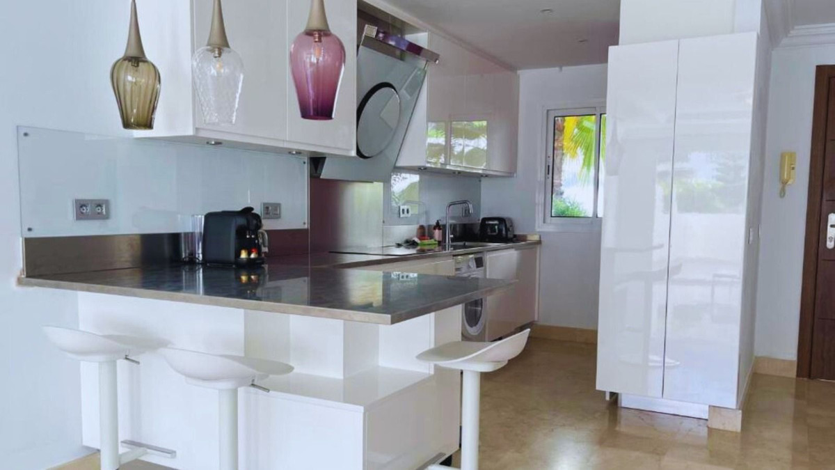 2 Bed Apartment for sale in Aloha Costa Del Sol, Málaga, Spain