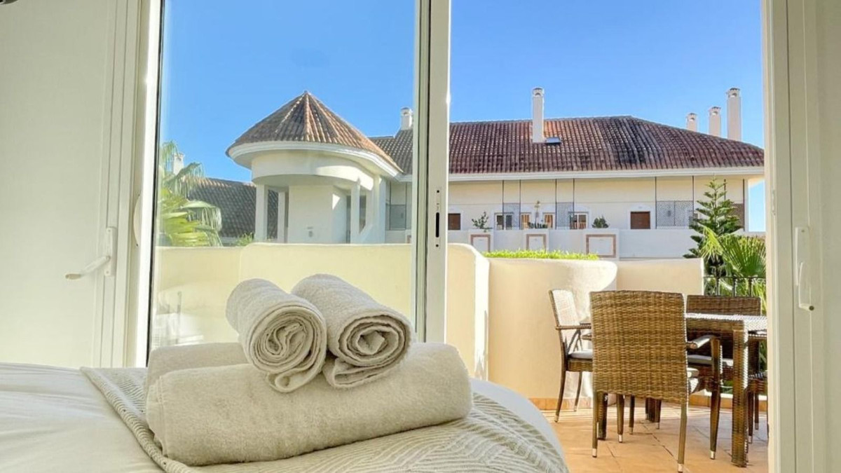 2 Bed Apartment for sale in Aloha Costa Del Sol, Málaga, Spain