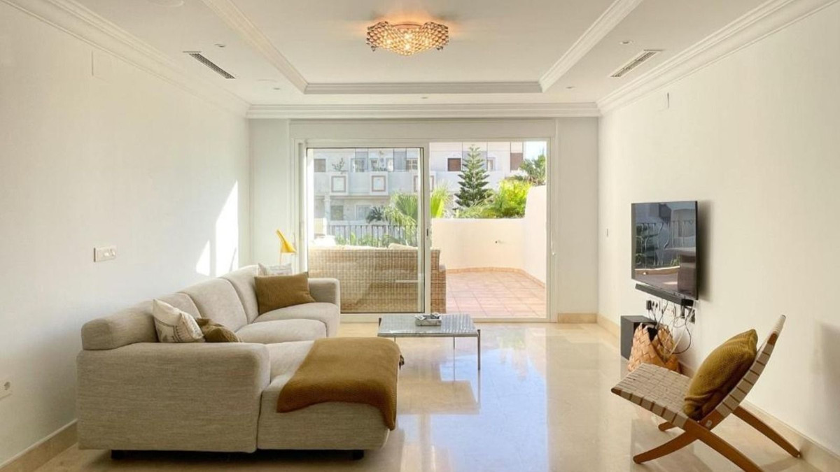 2 Bed Apartment for sale in Aloha Costa Del Sol, Málaga, Spain
