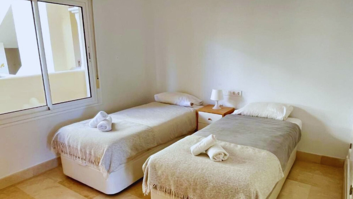 2 Bed Apartment for sale in Aloha Costa Del Sol, Málaga, Spain