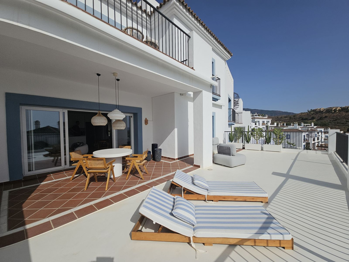 3 Bed Apartment for sale in El Paraiso Costa Del Sol, Málaga, Spain