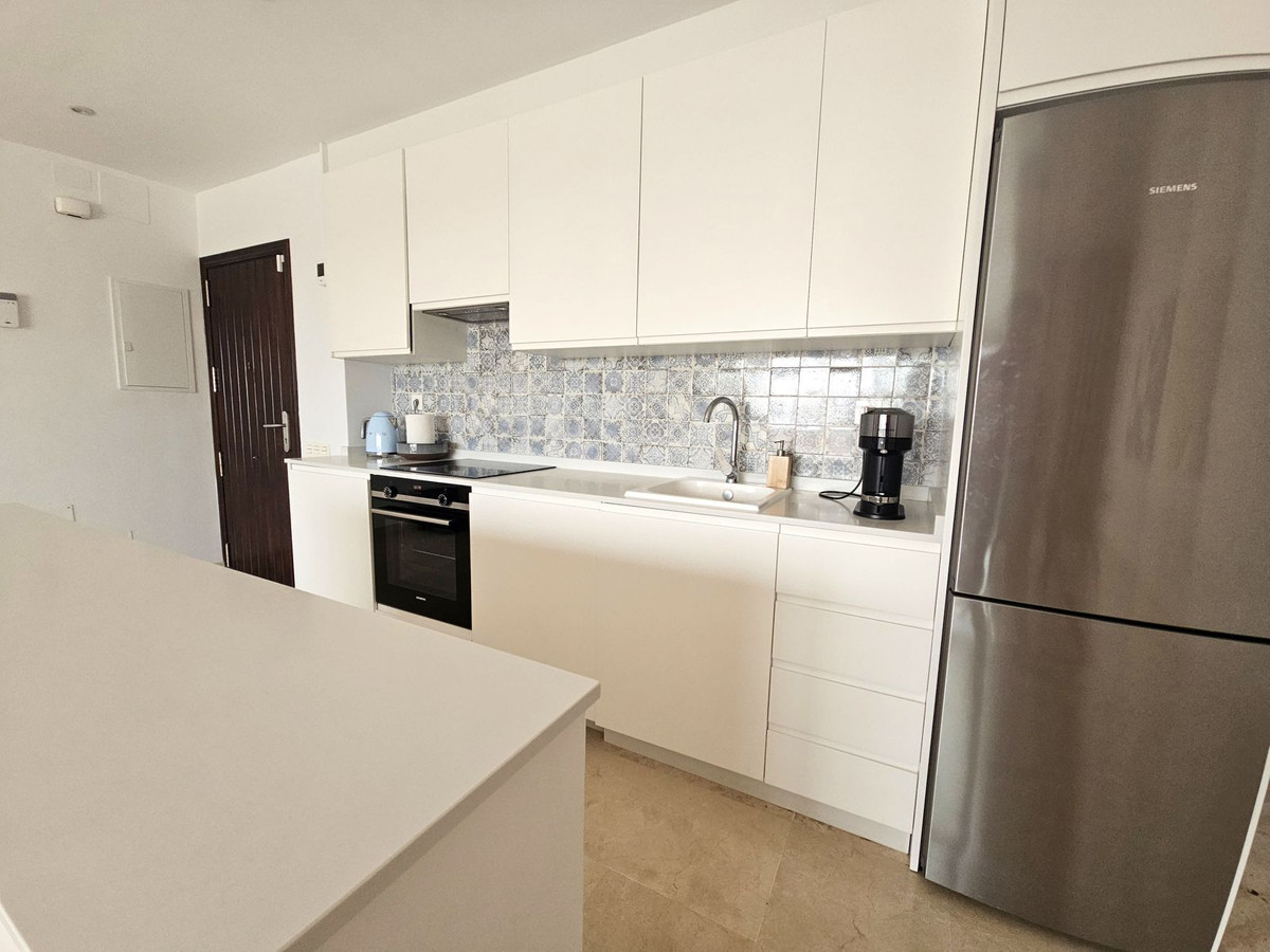 3 Bed Apartment for sale in El Paraiso Costa Del Sol, Málaga, Spain