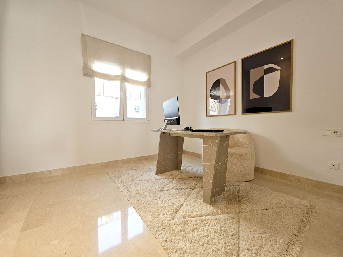 3 Bed Apartment for sale in El Paraiso Costa Del Sol, Málaga, Spain