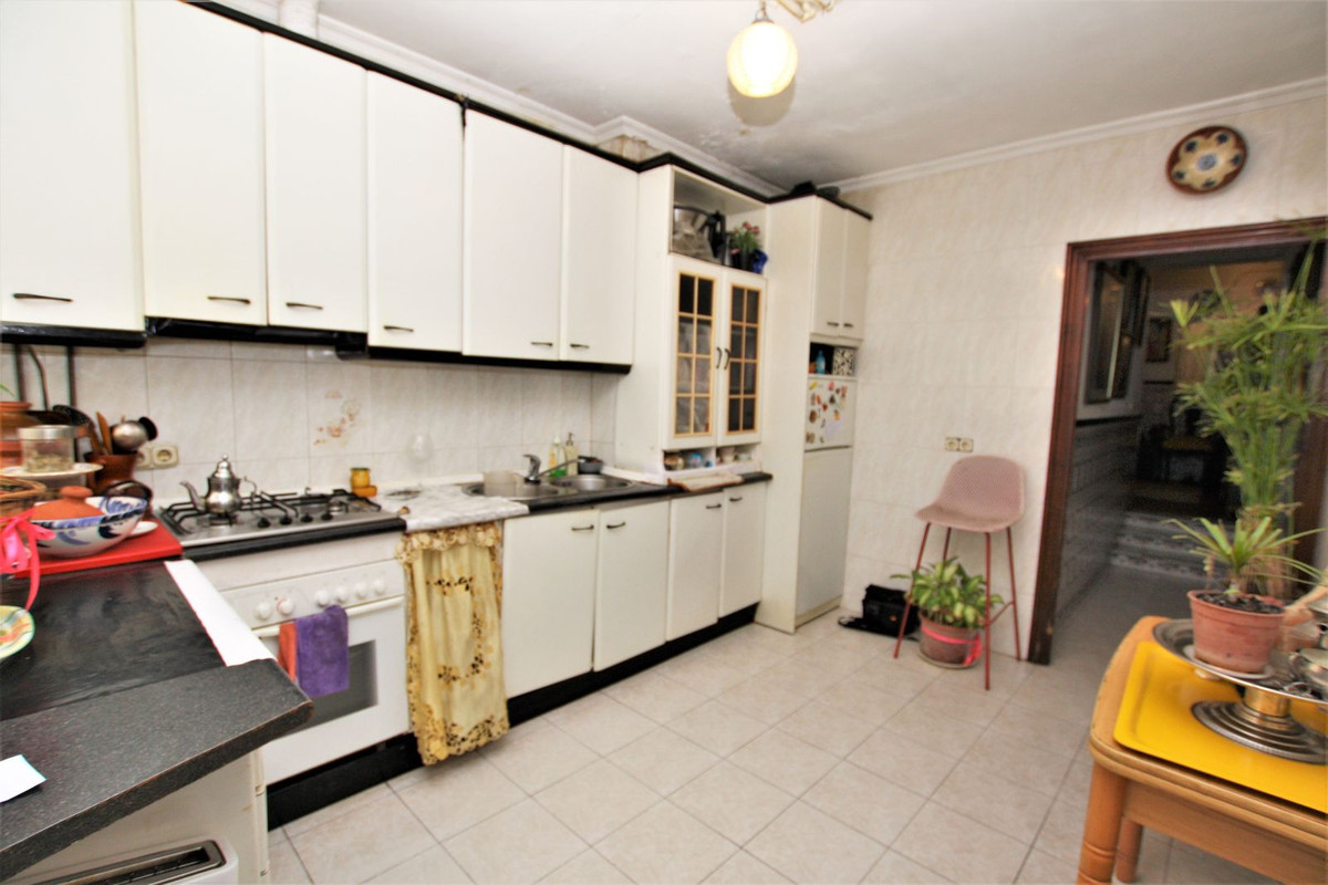 6 Bed Townhouse for sale in Marbella Costa Del Sol, Málaga, Spain