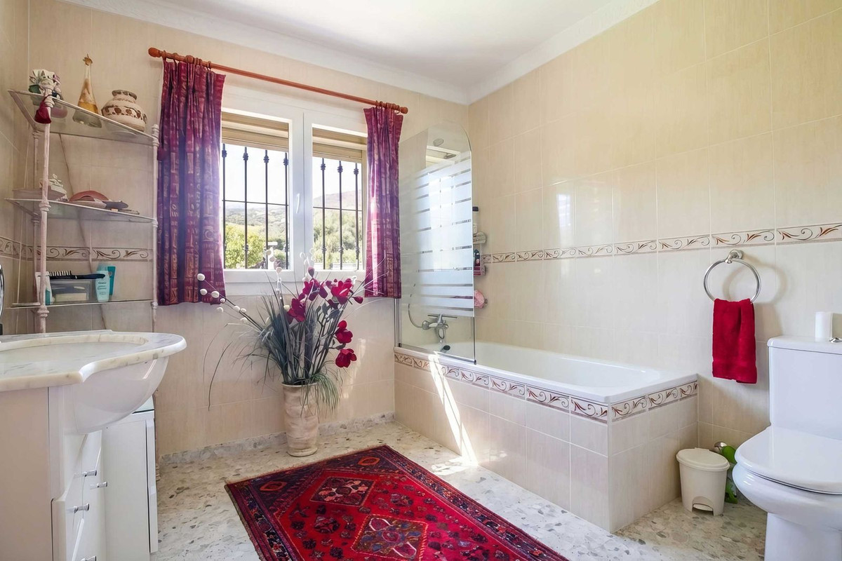 4 Bed Townhouse for sale in Estepona Costa Del Sol, Málaga, Spain