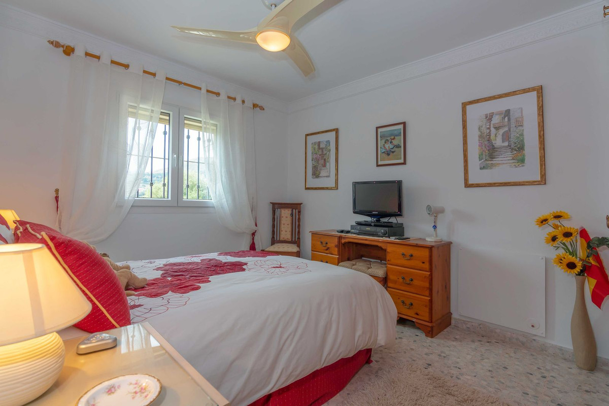4 Bed Townhouse for sale in Estepona Costa Del Sol, Málaga, Spain