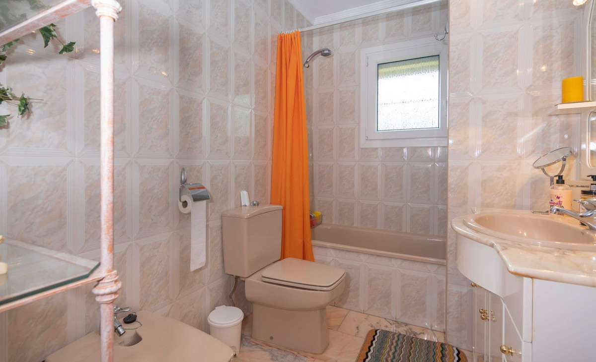 4 Bed Townhouse for sale in Estepona Costa Del Sol, Málaga, Spain