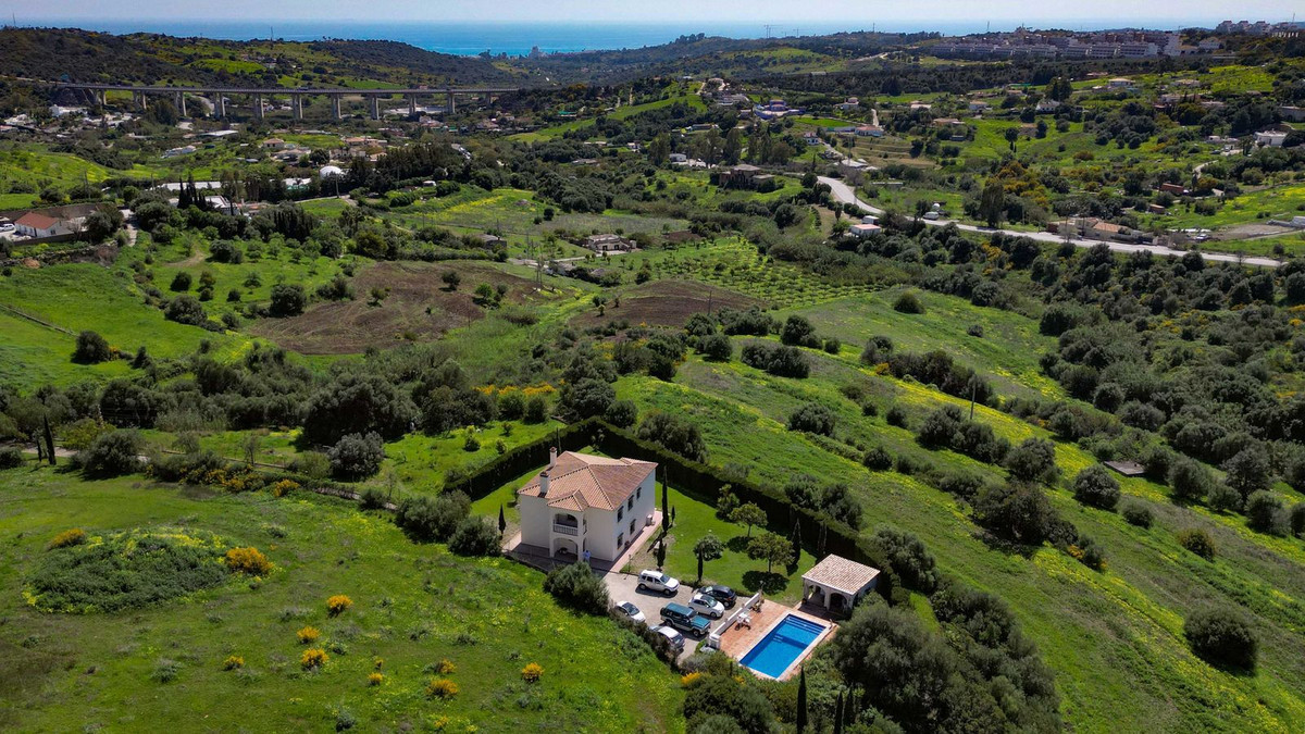 4 Bed Townhouse for sale in Estepona Costa Del Sol, Málaga, Spain