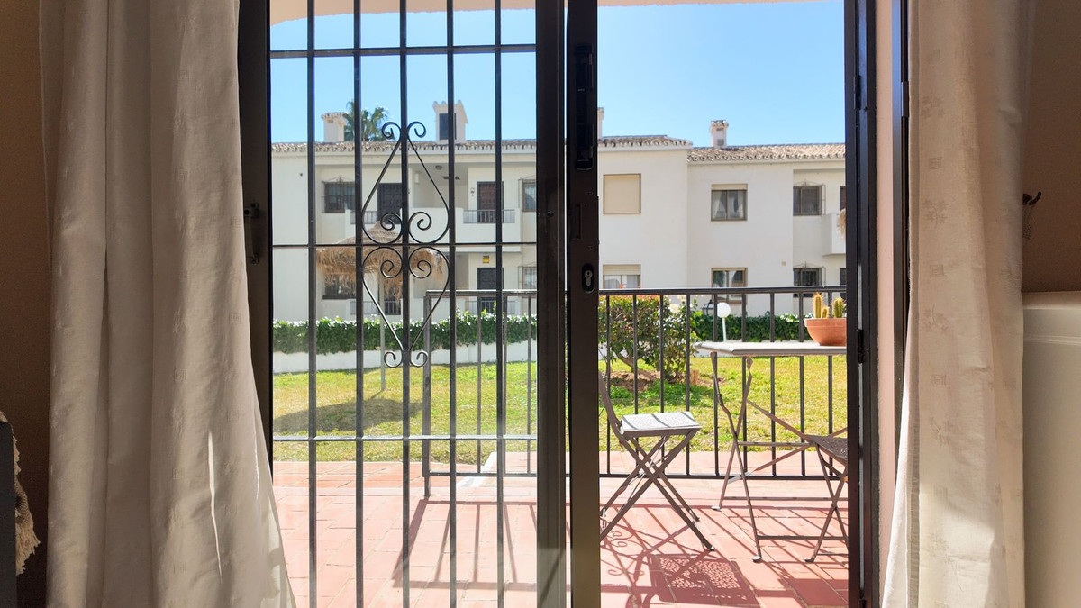 Se vende Apartamento Planta Baja de 2 dormitorios en Costa Del Sol, Málaga, España