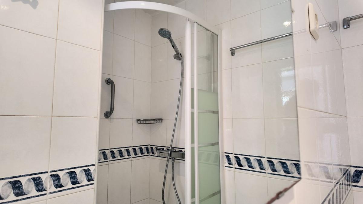 Se vende Apartamento Planta Baja de 2 dormitorios en Costa Del Sol, Málaga, España