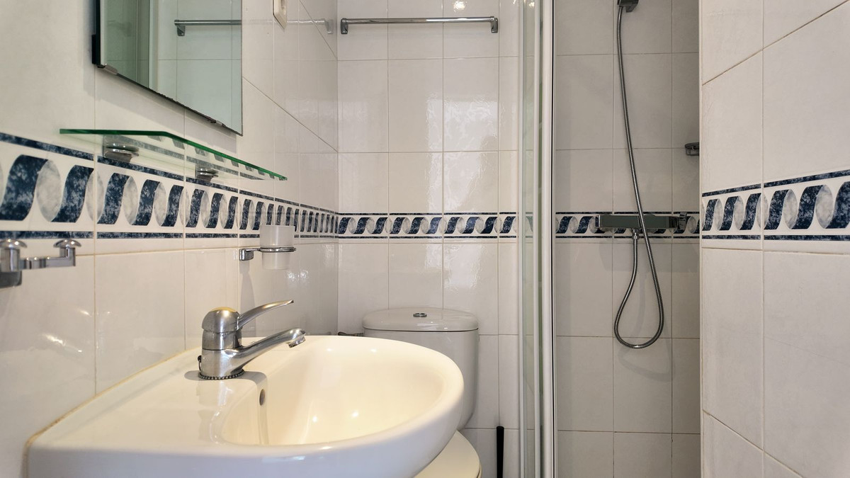 Se vende Apartamento Planta Baja de 2 dormitorios en Costa Del Sol, Málaga, España