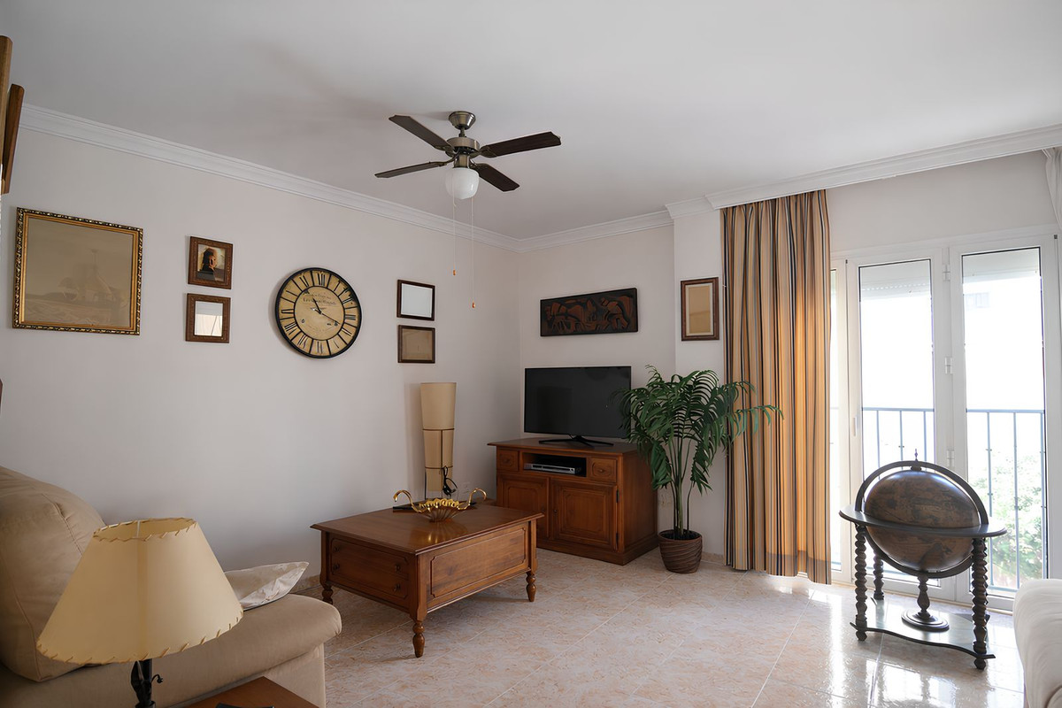 3 Bed Apartment for sale in Las Lagunas Costa Del Sol, Málaga, Spain
