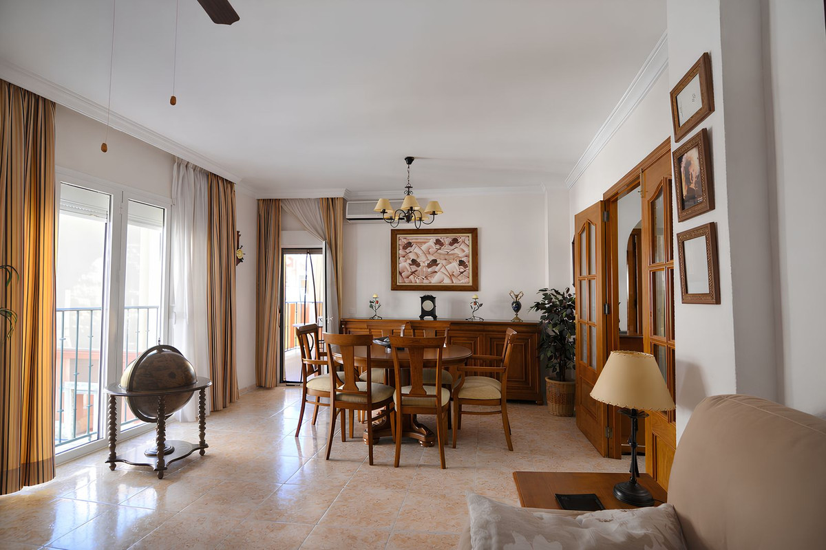 3 Bed Apartment for sale in Las Lagunas Costa Del Sol, Málaga, Spain