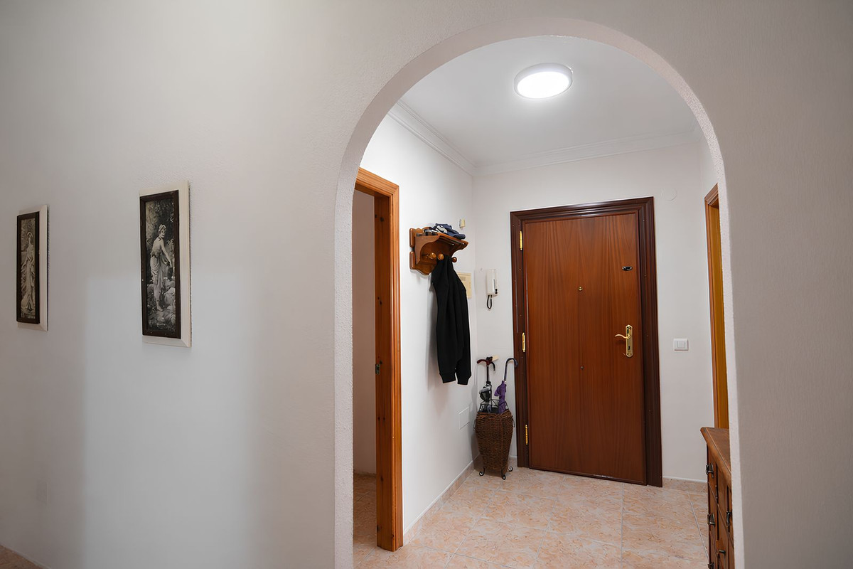 3 Bed Apartment for sale in Las Lagunas Costa Del Sol, Málaga, Spain