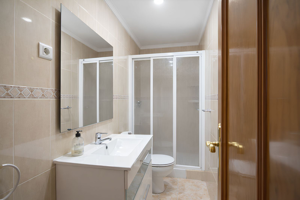 3 Bed Apartment for sale in Las Lagunas Costa Del Sol, Málaga, Spain