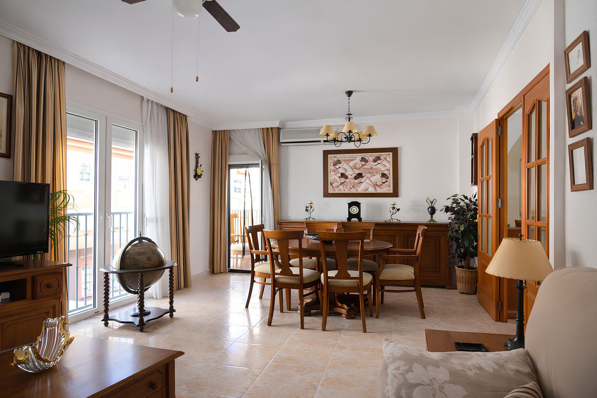 3 Bed Apartment for sale in Las Lagunas Costa Del Sol, Málaga, Spain