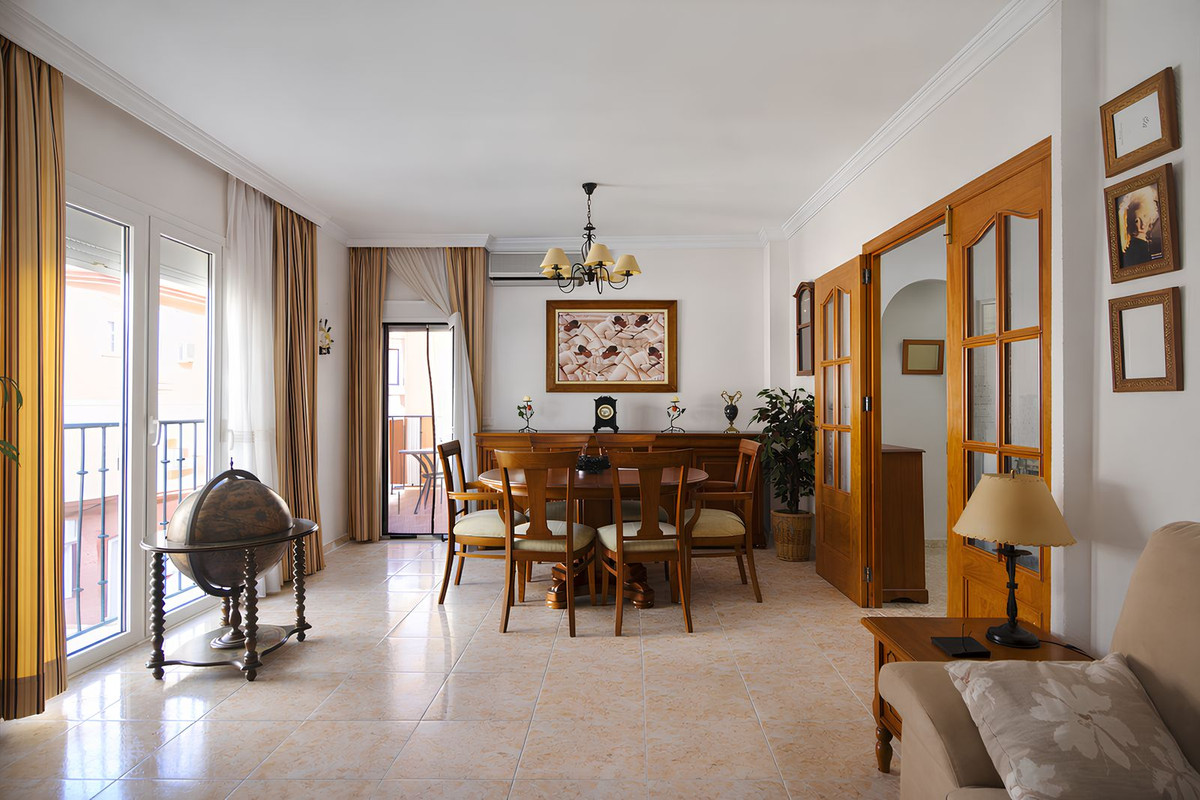 3 Bed Apartment for sale in Las Lagunas Costa Del Sol, Málaga, Spain