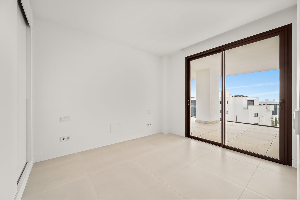 3 Bed Apartment for sale in Fuengirola Costa Del Sol, Málaga, Spain