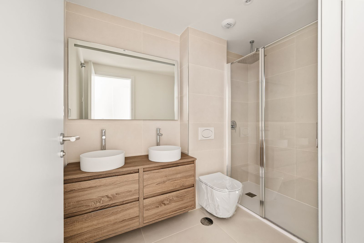 3 Bed Apartment for sale in Fuengirola Costa Del Sol, Málaga, Spain