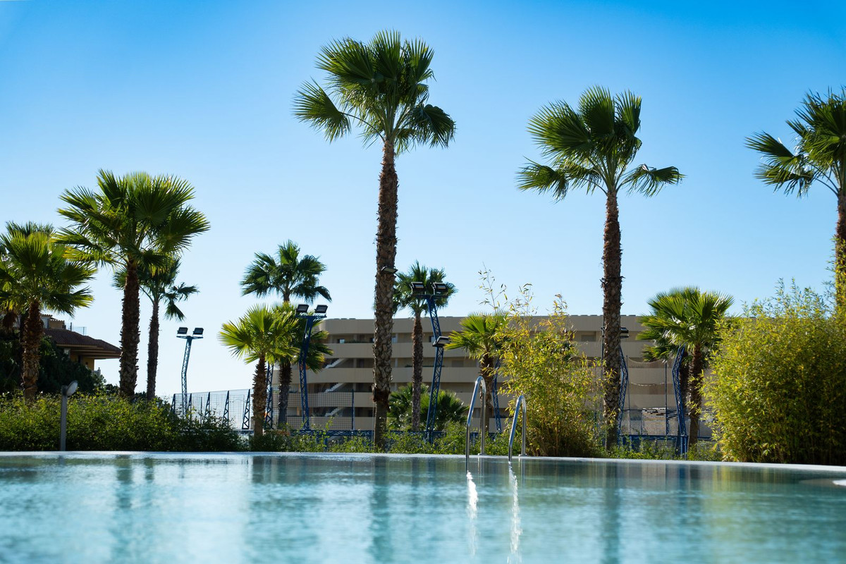 3 Bed Apartment for sale in Fuengirola Costa Del Sol, Málaga, Spain