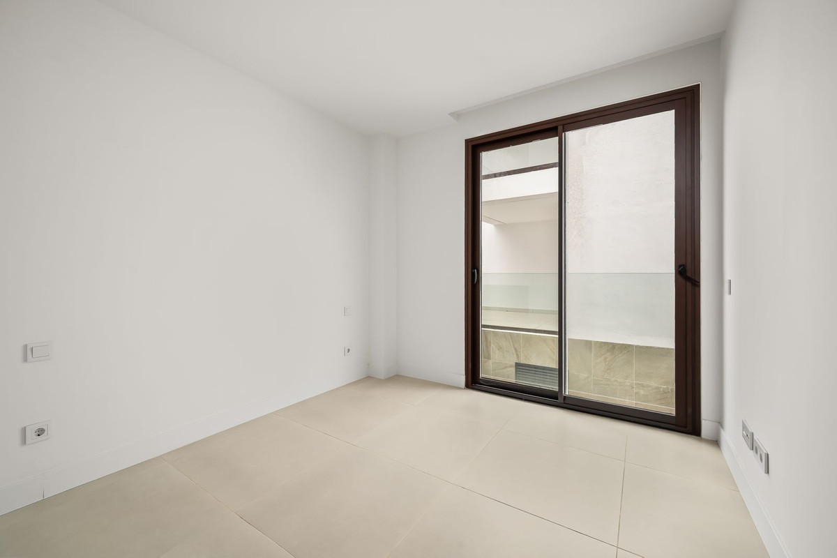 3 Bed Apartment for sale in Fuengirola Costa Del Sol, Málaga, Spain