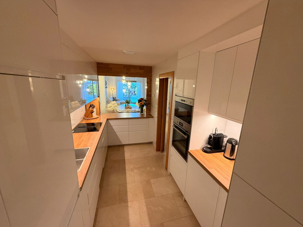 2 Bed Apartment for sale in El Paraiso Costa Del Sol, Málaga, Spain