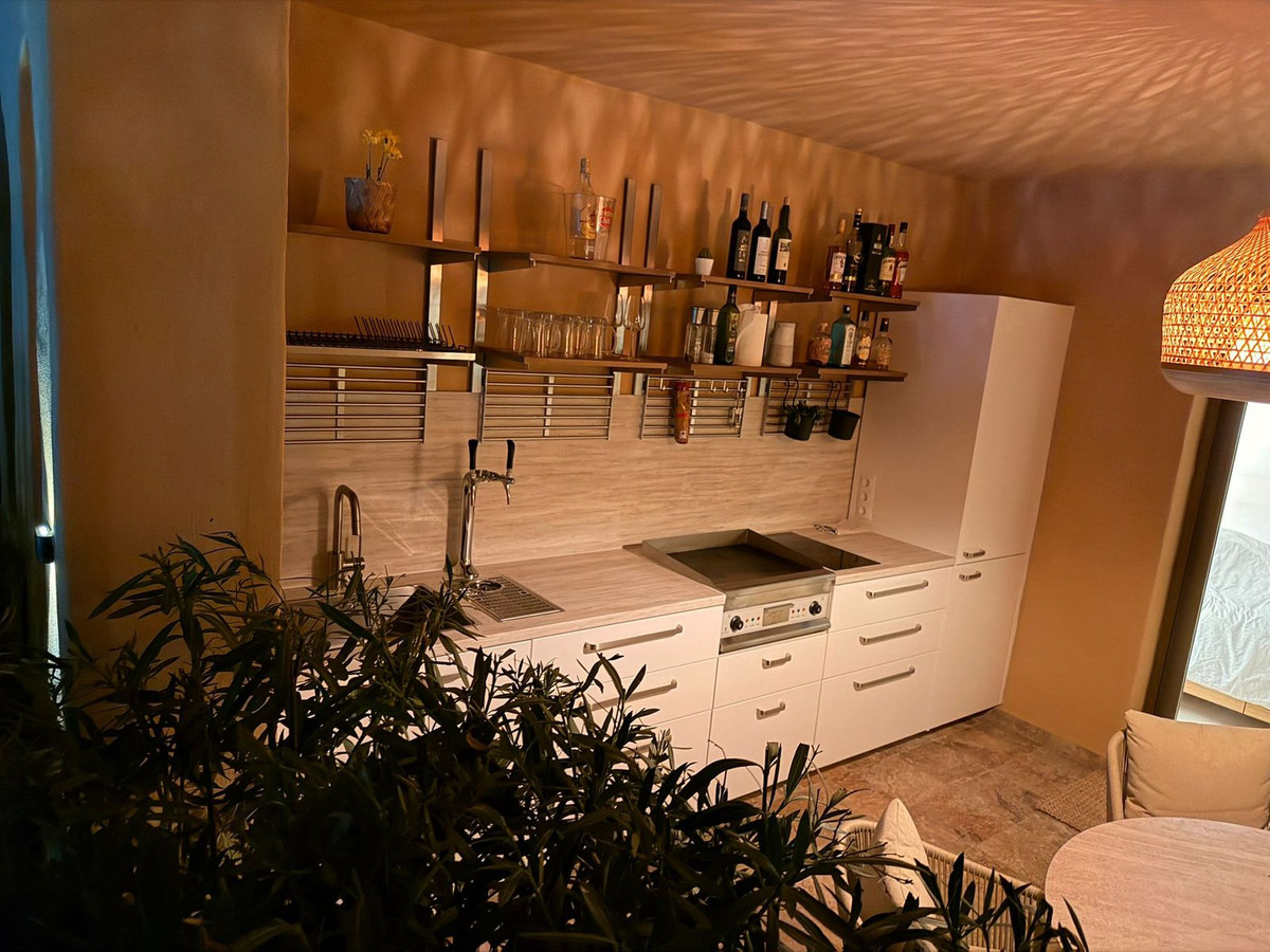 2 Bed Apartment for sale in El Paraiso Costa Del Sol, Málaga, Spain